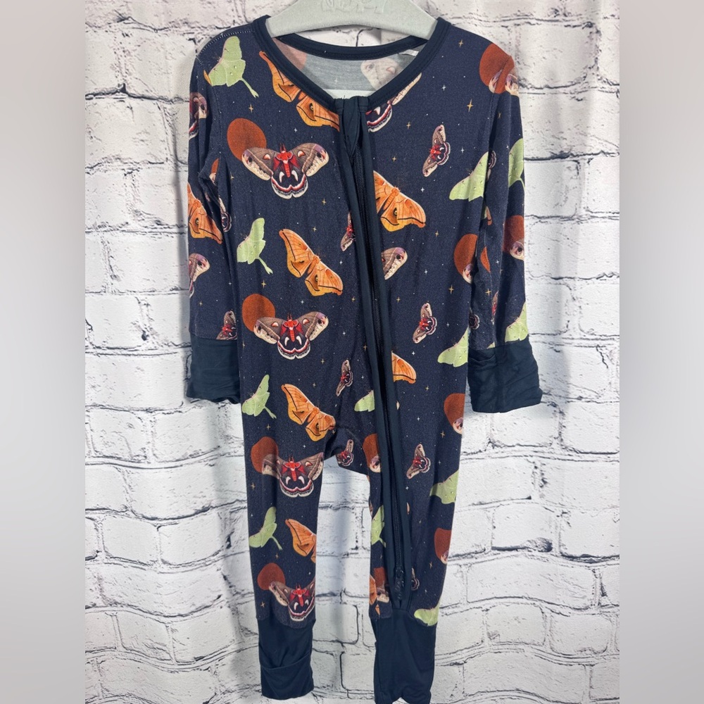 Laree & Co Gender Neutral Moth Navy Footie
